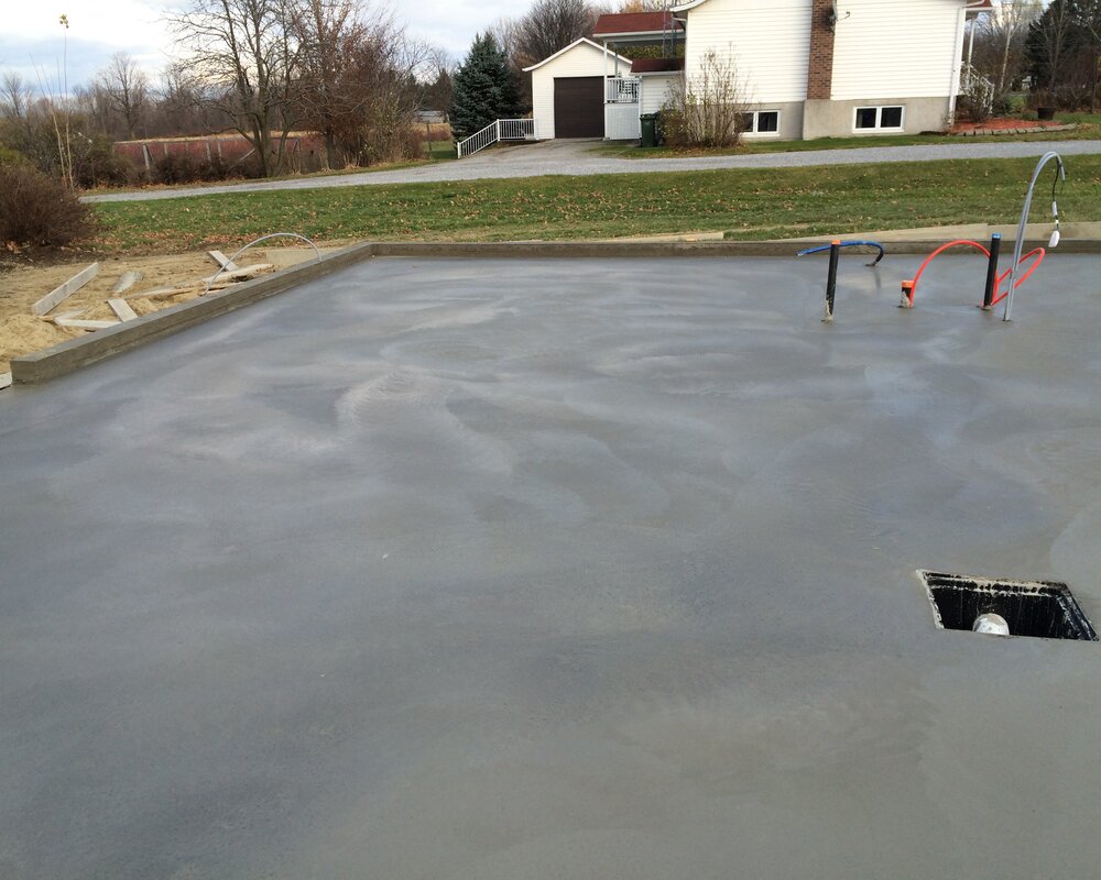 Terrasse extérieure béton décoratif - Finition Béton Design